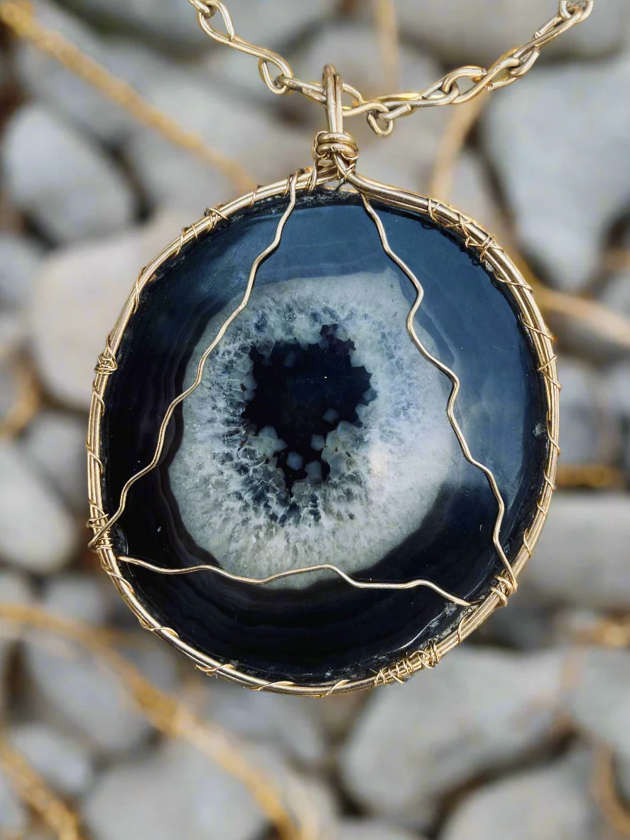 iamevibez & Yvng Gahd Agate Slice Pyramid Necklace - Image 6